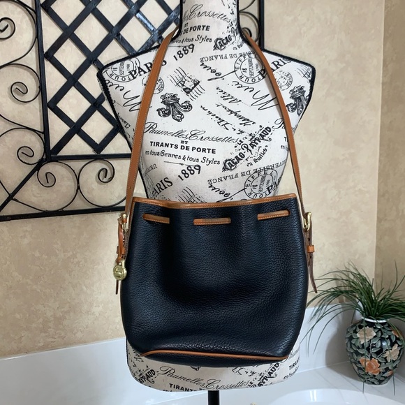 Authentic Dooney & Bourke Drawstring Bag Medium - Picture 2 of 10